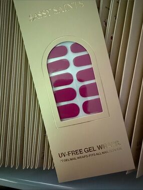 NEW SASSY SAINTS GEL NAIL WRAPS Nonsmoking pet free home berry confident